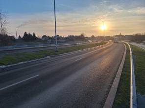 <h4><span style="font-size:14px"><strong>Inwestor:</strong> Województwo Podkarpackie - Podkarpacki Zarząd Dróg Wojewódzkich</span></h4>

<h4><span style="font-size:14px"><strong>Wykonawca:</strong> Budimex S.A.</span></h4>

<h4><span style="font-size:14px"><strong>Całkowita wartość Projektu:</strong> 148 182 206,00 PLN</span></h4>

<h4><span style="font-size:14px"><strong>Wartość dofinansowania z EFRR:</strong> 104 129 594,45 PLN</span></h4>

<h4><span style="font-size:14px"><strong>Data podpisania umowy z Wykonawcą:</strong> 20.05.2022 r.</span></h4>

<h4><span style="font-size:14px"><strong>Okres realizacji:</strong> 2022-2024</span></h4>
