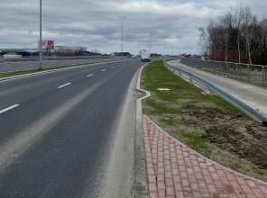 <h4><span style="font-size:14px"><strong>Inwestor:</strong> Województwo Podkarpackie - Podkarpacki Zarząd Dróg Wojewódzkich</span></h4>

<h4><span style="font-size:14px"><strong>Wykonawca:</strong> Budimex S.A.</span></h4>

<h4><span style="font-size:14px"><strong>Całkowita wartość Projektu:</strong> 148 182 206,00 PLN</span></h4>

<h4><span style="font-size:14px"><strong>Wartość dofinansowania z EFRR:</strong> 104 129 594,45 PLN</span></h4>

<h4><span style="font-size:14px"><strong>Data podpisania umowy z Wykonawcą:</strong> 20.05.2022 r.</span></h4>

<h4><span style="font-size:14px"><strong>Okres realizacji:</strong> 2022-2024</span></h4>
