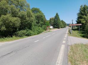 <p><strong>Tytuł projektu: Rozw&oacute;j mobilności transgranicznej: zwiększenie dostępności infrastruktury drogowej w regionach lwowskim, iwanofrankowskim, zakarpackim i podkarpackim.</strong><br />
<strong>Akronim:</strong> DriveConnect</p>

<p><strong>Projekt jest finansowany ze środk&oacute;w Unii Europejskiej w ramach&nbsp;Programu Interreg NEXT Polska - Ukraina 2021-2027.</strong></p>

<p><strong>Numer projektu</strong>: PLUA.06.01-IP.01-0003/25<br />
<strong>Lider:</strong> <a href="https://loda.gov.ua/pl/structural-unit/17107?categoryId=9607">Department of Roads of the Lviv Regional State Administration&nbsp;</a><br />
<strong>Partnerzy:</strong> Wojew&oacute;dztwo Podkarpackie - Podkarpacki Zarząd Dr&oacute;g Wojew&oacute;dzkich w Rzeszowie,<br />
<a href="https://www.facebook.com/serviceforrestorationzakarpattia/?locale=uk_UA">Service for Restoration and Development of Infrastructure in Zakarpattia Oblast</a>,<br />
<a href="https://www.facebook.com/DorogyPrykarpattya/?locale=uk_UA">The State Organization &ldquo;Roads of Prykarpattia&rdquo;</a></p>

<p><strong>Wydatki og&oacute;łem: </strong>20 436 955,20 EUR<br />
<strong>Dofinansowanie UE: </strong>16 582 990,00 EUR</p>

<p><strong>Data rozpoczęcia:</strong> 2025-11-01<br />
<strong>Data podpisania umowy o dofinansowanie:</strong> 2025-12-15<br />
<strong>Data zakończenia:</strong> 2028-04-30</p>

