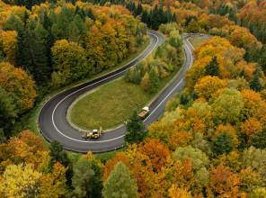 <p><strong>Tytuł projektu:</strong> Łączymy pogranicze Karpat Wschodnich / Sp&aacute;jame pohraničie V&yacute;chodn&yacute;ch Karp&aacute;t<br />
<strong>Numer projektu:</strong> PLSK.02.01-IP.01-0021/23<br />
<strong>Program: </strong>Interreg Polska-Słowacja 2021-2027<br />
<strong>Priorytet:</strong> Lepiej połączone Pogranicze<br />
<strong>Działanie: </strong>Rozw&oacute;j i udoskonalanie zr&oacute;wnoważonej, odpornej na zmiany klimatu, inteligentnej i intermodalnej mobilności na poziomie krajowym, regionalnym i lokalnym, w tym poprawa dostępu do TEN-T oraz mobilności transgranicznej<br />
<strong>Beneficjent: </strong>Wojew&oacute;dztwo Podkarpackie<br />
<strong>Partner wiodący: </strong><a href="http://www.sucpsk.sk">Spr&aacute;va a &uacute;držba ciest Pre&scaron;ovsk&eacute;ho samospr&aacute;vneho kraja</a><br />
<strong>Wydatki og&oacute;łem:</strong> 4 982 466,77 EUR<br />
<strong>Dofinansowanie UE: </strong>3 948 156,37 EUR<br />
<strong>Data rozpoczęcia: </strong>2024-04-01<br />
<strong>Data zakończenia:</strong> 2026-03-31</p>
