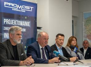 Podpisanie umowy na drogę do terminala kolejowego T1 w Żurawicy