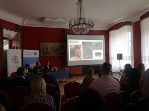 Zdjęcie przedstawia uczestników wydarzenia