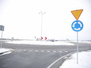 Zdjęcie przedstawia fragment nowo wybudowanej drogi