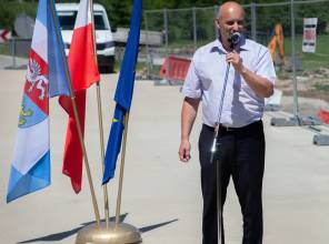 Zdjęcie przedstawia uczestnika wydarzenia