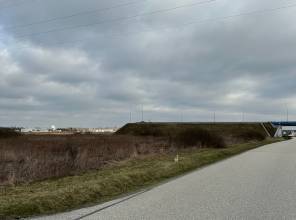 <p><strong>Wartość kontraktu:</strong> 69 560 642,00 PLN<br />
<strong>Wkład własny Województwa Podkarpackiego: </strong>4 560 642,00 PLN<br />
<strong>Dofinansowanie z Rządowego Funduszu Polski Ład: Program Inwestycji Strategicznych:</strong> 65 000 000,00 PLN<br />
<strong>Wykonawca:</strong> Konsorcjum firm ANTEX II Sp. z o.o. i Wysowa Mosty Sp. z o.o<br />
<strong>Data podpisania umowy:</strong> 3.10.2023 r.<br />
<strong>Termin realizacji:</strong> 03.06.2027 r.</p>

<p>Zadanie realizowane w systemie "zaprojekuj i wybuduj".</p>
